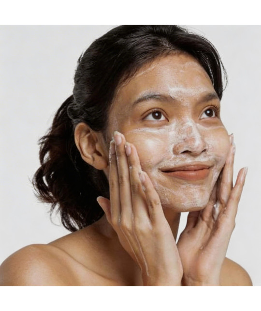 Top Ingredients to Look for When Choosing Facial Cleansers